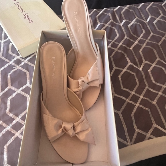 Etienne Aigner beige sandals size 10 - Picture 3 of 8
